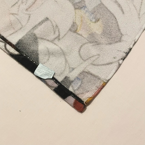 Looney Tunes Character Towel Bugs Bunny Sylvester Tasmanian Devil Tweety - Picture 12 of 16